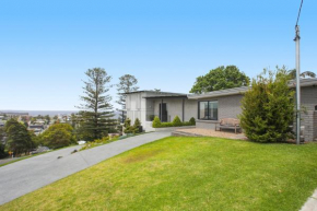 Three Pines - 300m to town